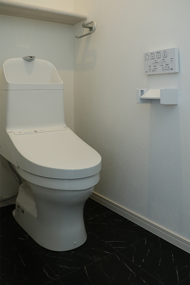 標準　２階トイレ（クッションフロア：サンゲツ　HM-4096）