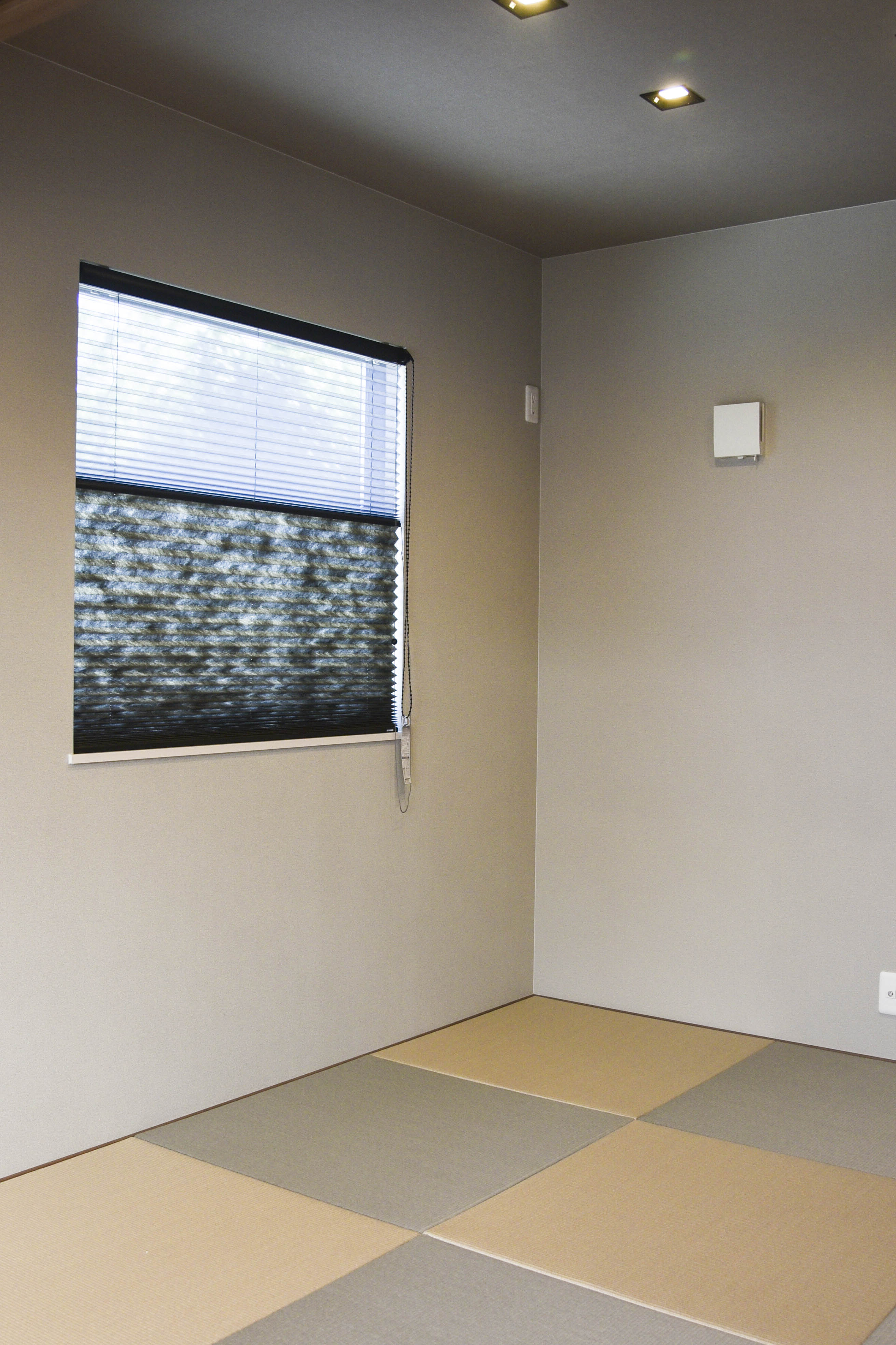 和室（畳：DAIKEN清流　灰桜色ｘ銀鼠色/壁クロス：SLP-903/天井クロス：SLP-834）