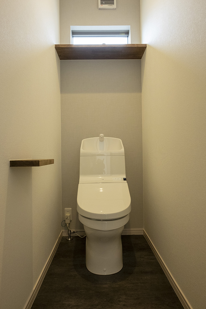 ２階標準トイレ　TOTO HV