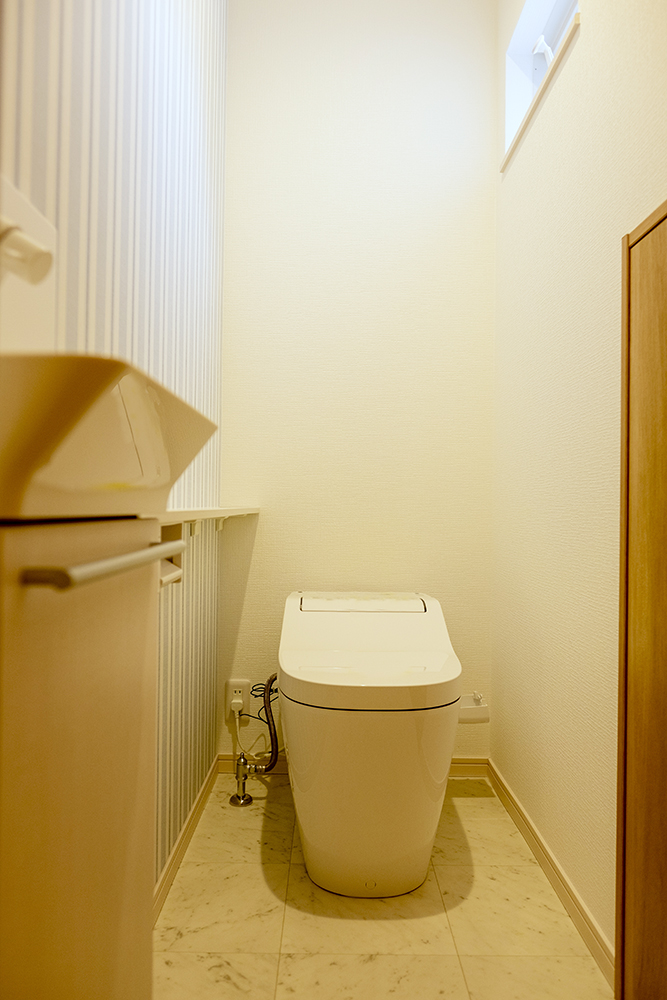 1階標準トイレ：Panasonic アラウーノS2 　ホワイトアッシュ