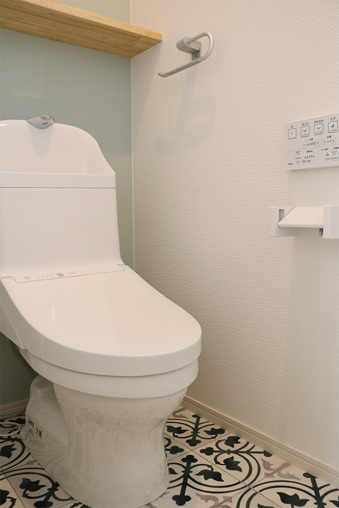 標準：２階トイレ（クッションフロア：サンゲツ　HM-4116）