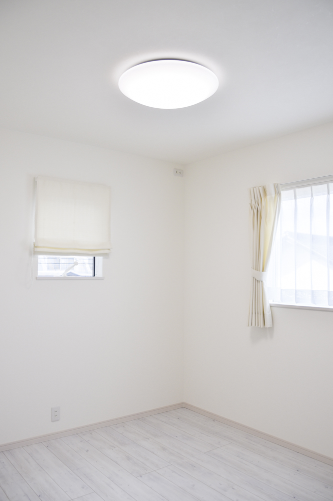 子供室（床：NODA アートクチュール グレイスパイン柄ペイントホワイト色））