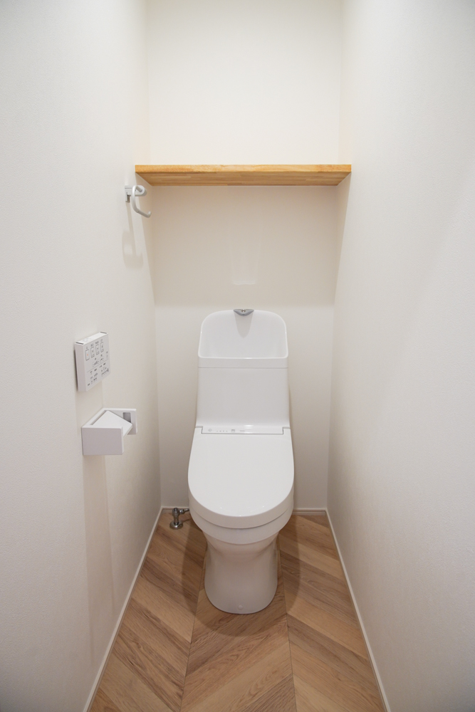 ２F標準トイレ（クッションフロア：サンゲツ HM10015）