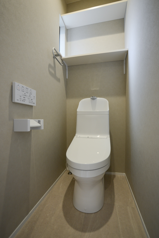 ２階トイレ（床：サンゲツ HM-10083）