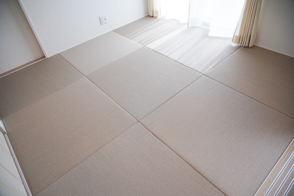 洋和室の畳（DAIKEN 清流 灰桜色）