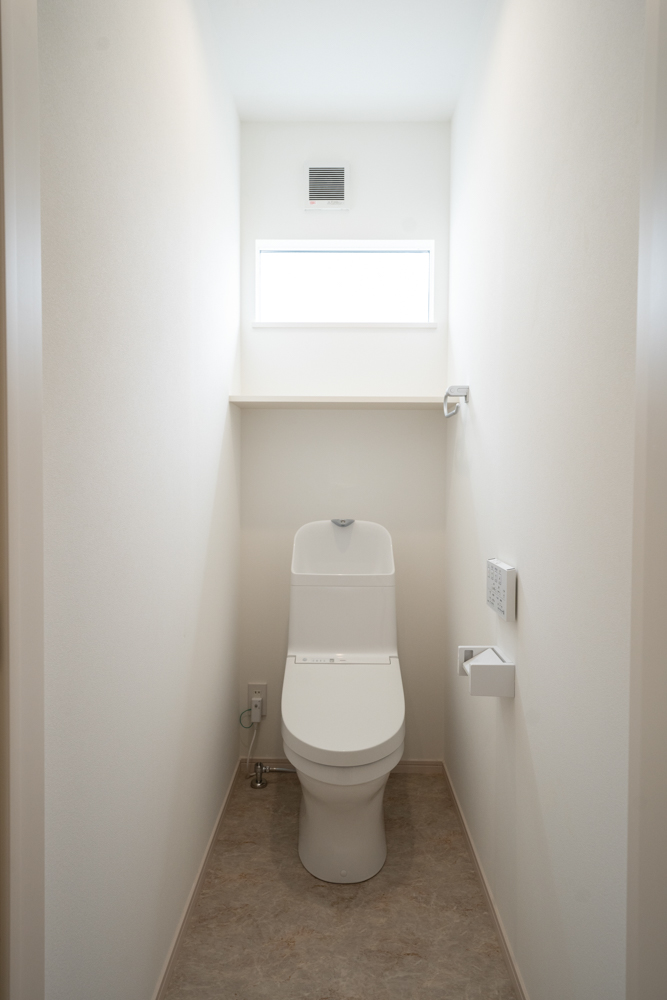 ２F標準トイレ（クッションフロア：サンゲツ HM11117）