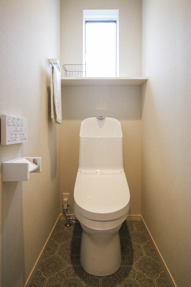２階トイレ（クッションフロア：シンコール E2112）